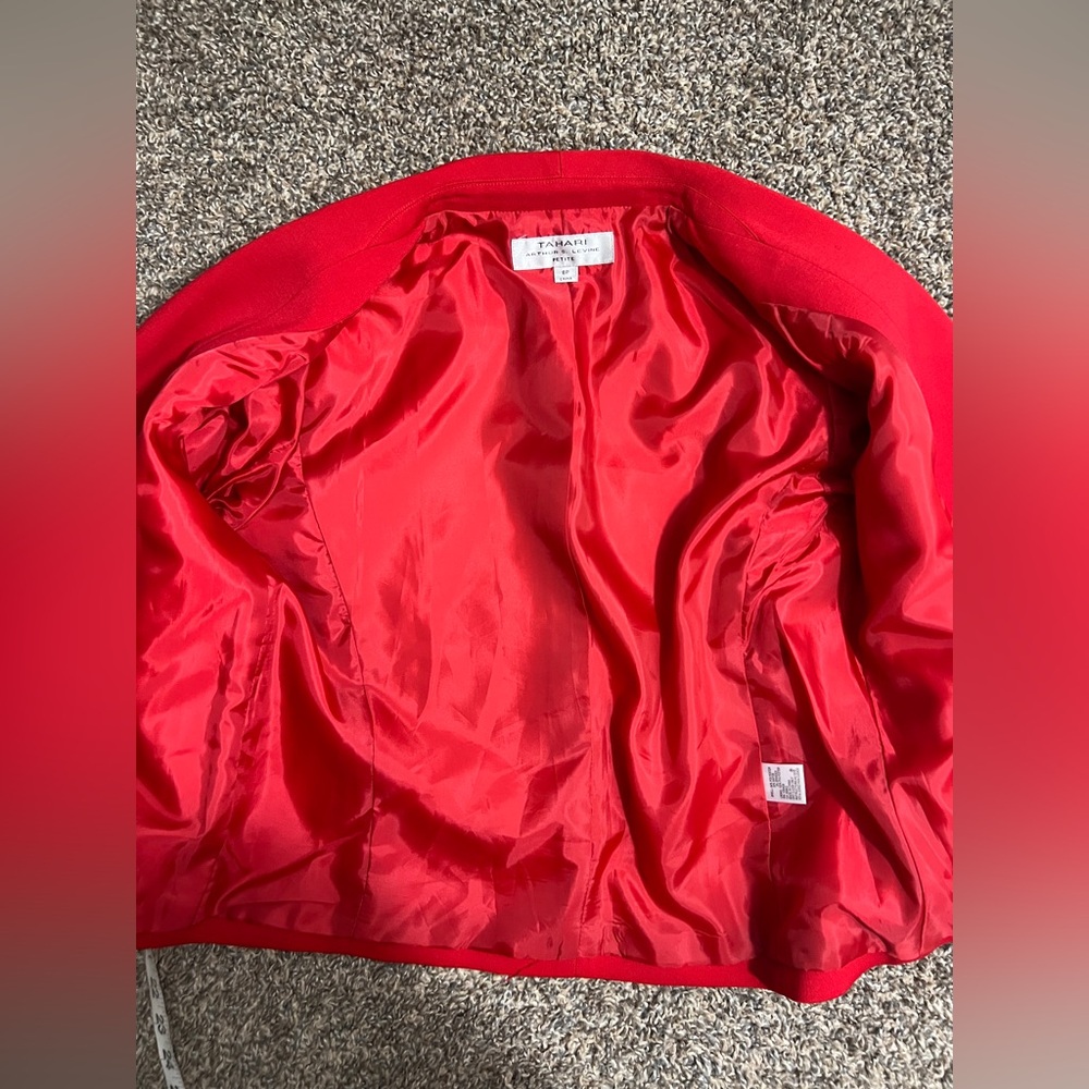 Tahari Vibrant Red Chic Workwear Women’s Blazer with Gold Buttons - Picture 5 of 11